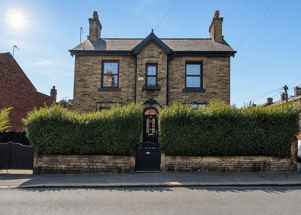 Property photo 1 of 14