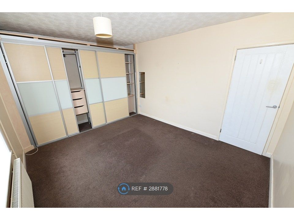 Property photo 3 of 9 Bedroom