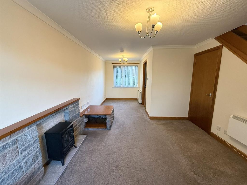 Property photo 2 of 17 Lounge Front.Jpeg