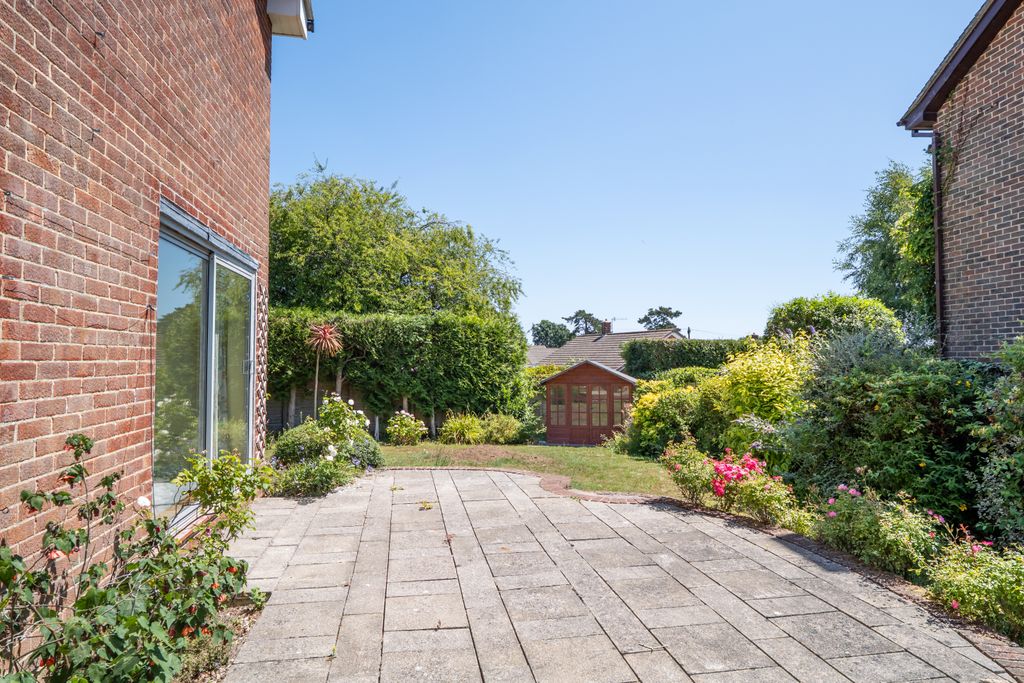 Property photo 3 of 32