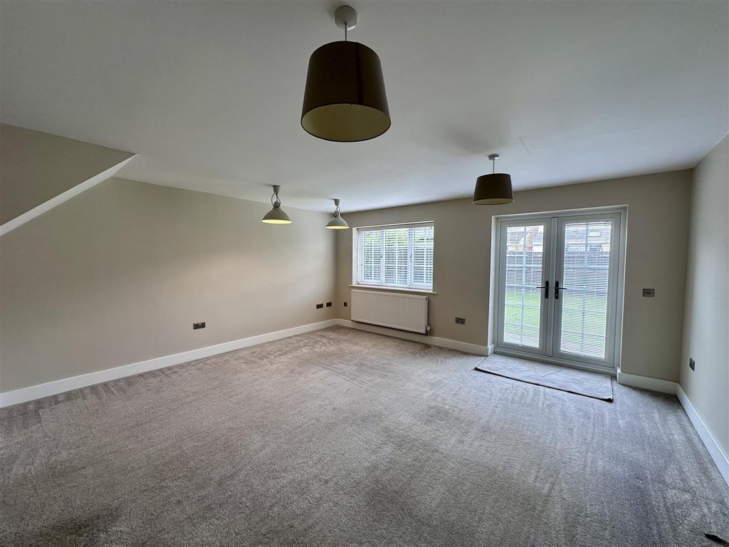 Property photo 3 of 14 Tempimagerermax.Jpg