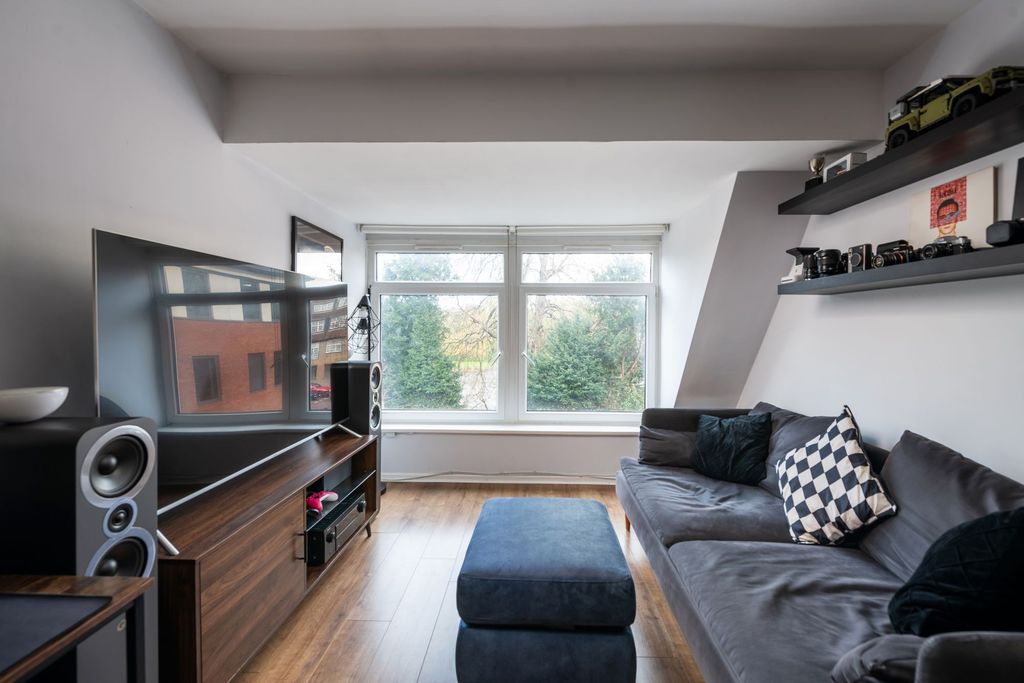 Property photo 2 of 8