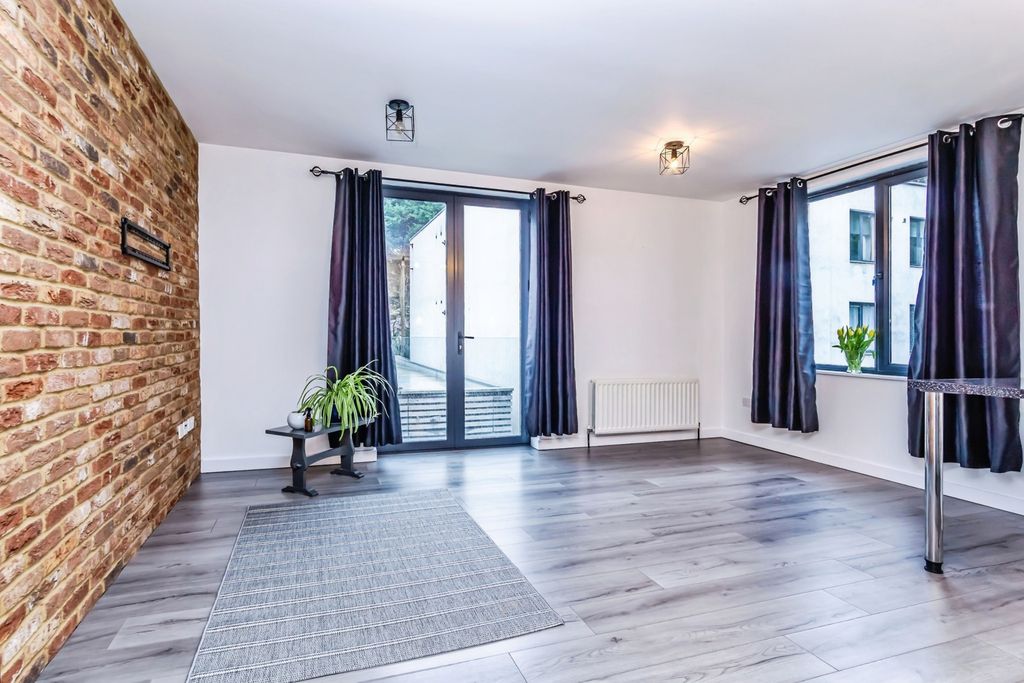 Property photo 1 of 17 Photo