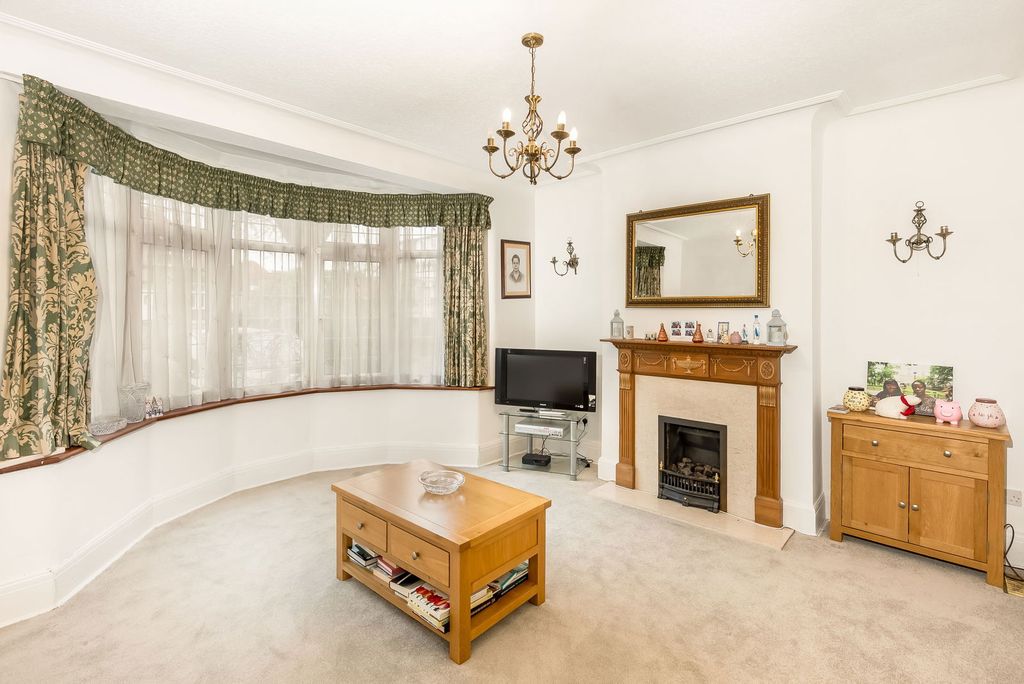 Property photo 2 of 21