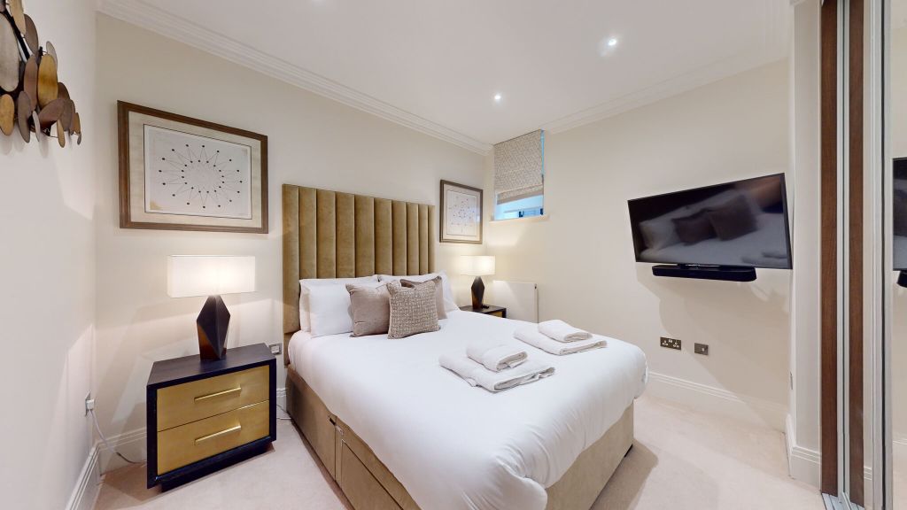 Property photo 3 of 21 Bedroom