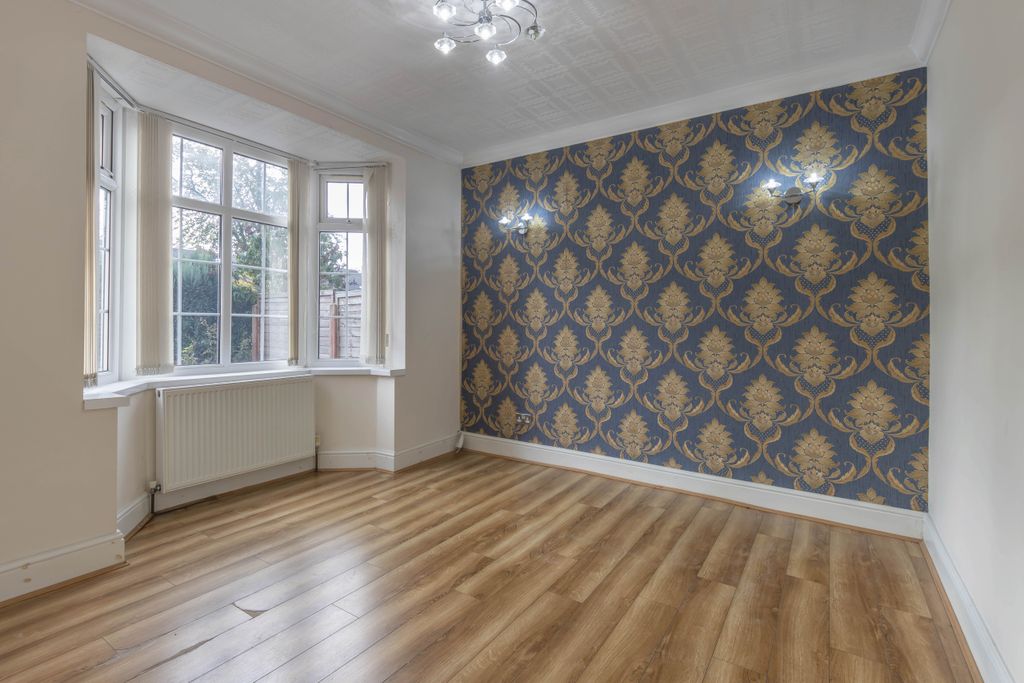Property photo 3 of 21 167 Highfield Road 11