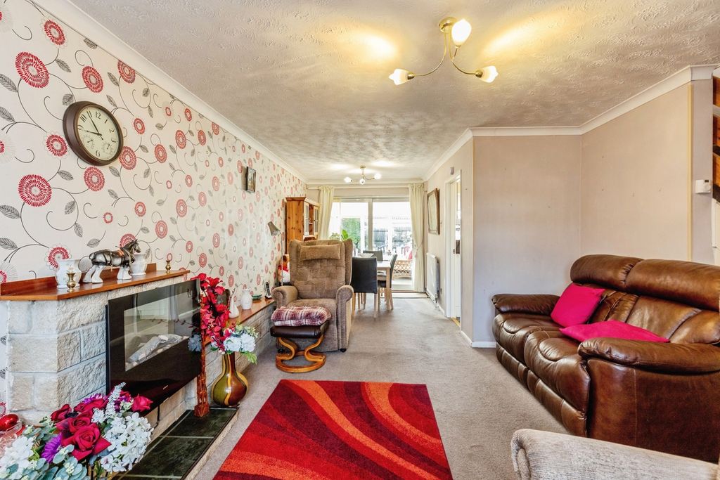 Property photo 2 of 17 Pbox-Img.Jpg