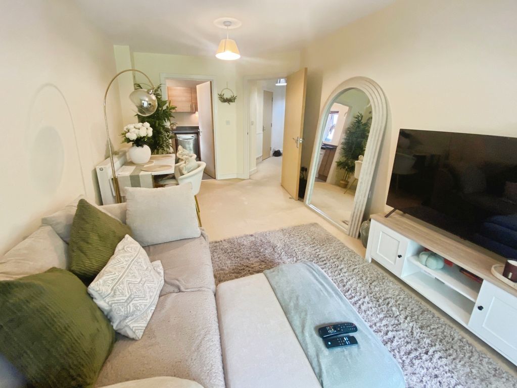 Property photo 2 of 14