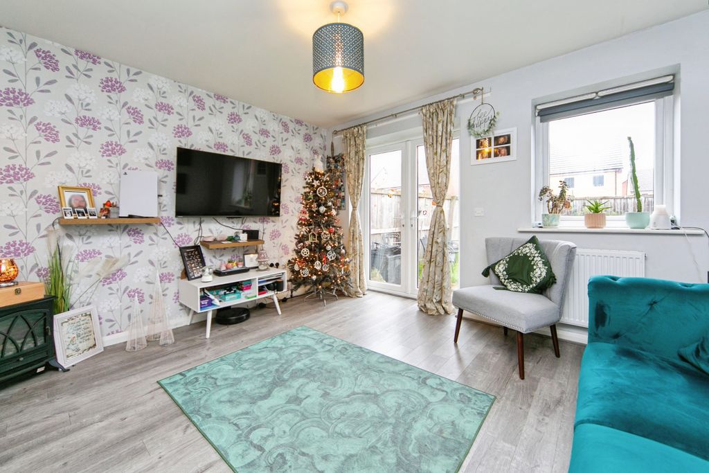 Property photo 3 of 15