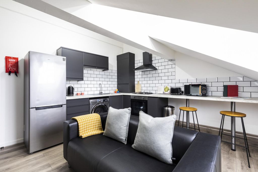 Property photo 2 of 6 Property Photo