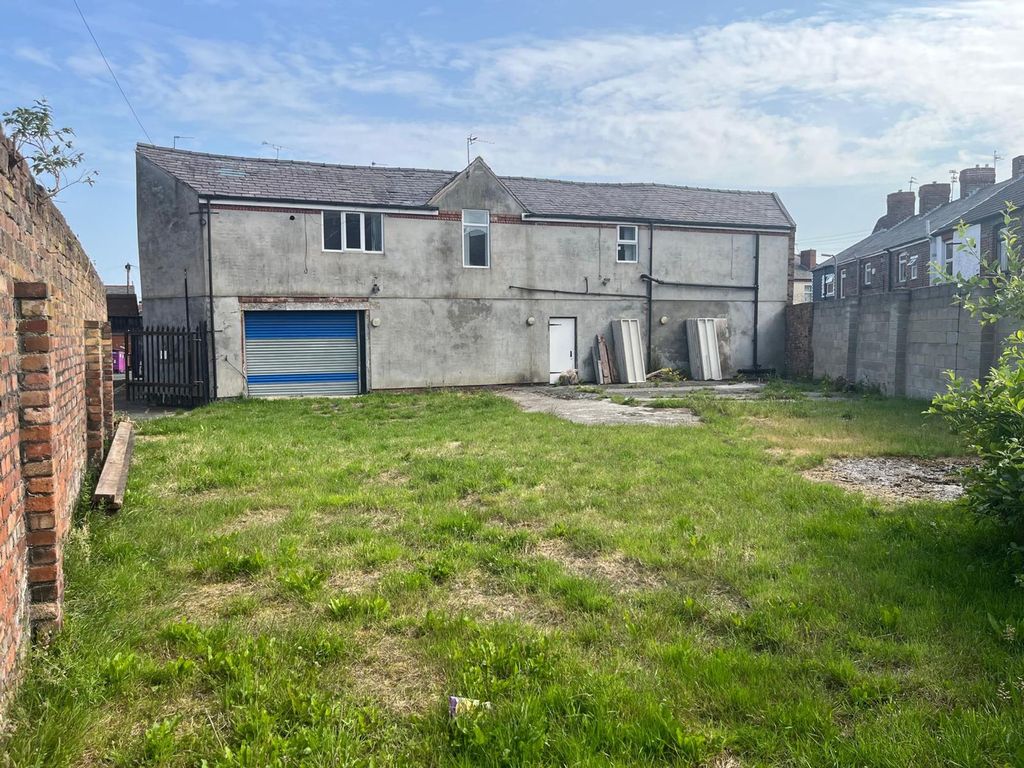 Property photo 1 of 17 Photo 5