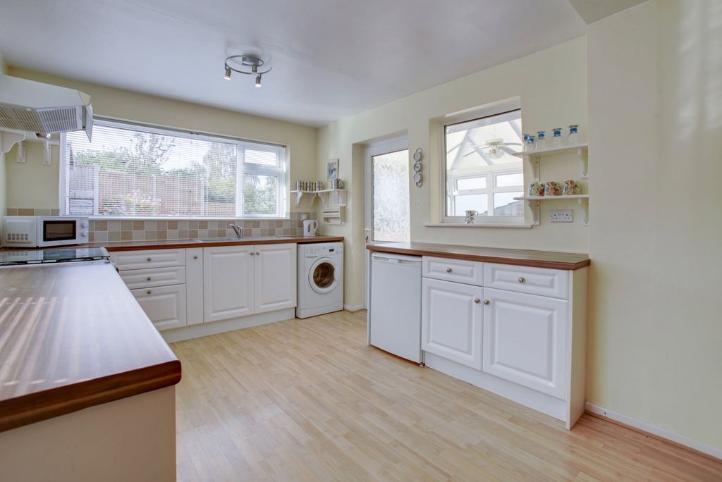 Property photo 2 of 22