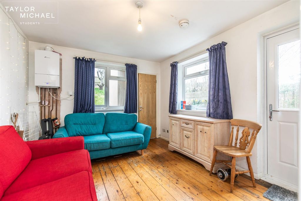 Property photo 2 of 15 Living Room