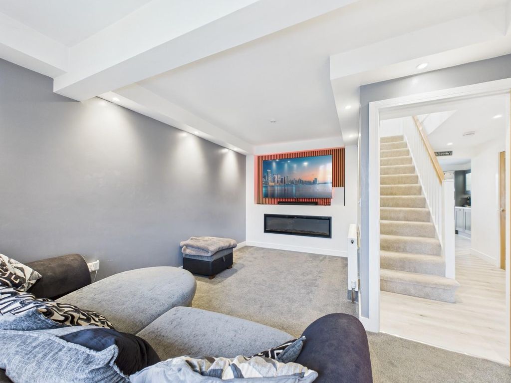 Property photo 3 of 21 Cam01268G0-Pr0407-Still013.Jpg