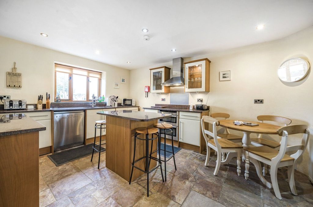 Property photo 2 of 16 Picture No. 08