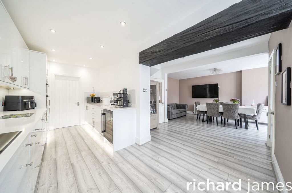 Property photo 2 of 20 B2A45c7755704034A9A42Ad5De9B6905