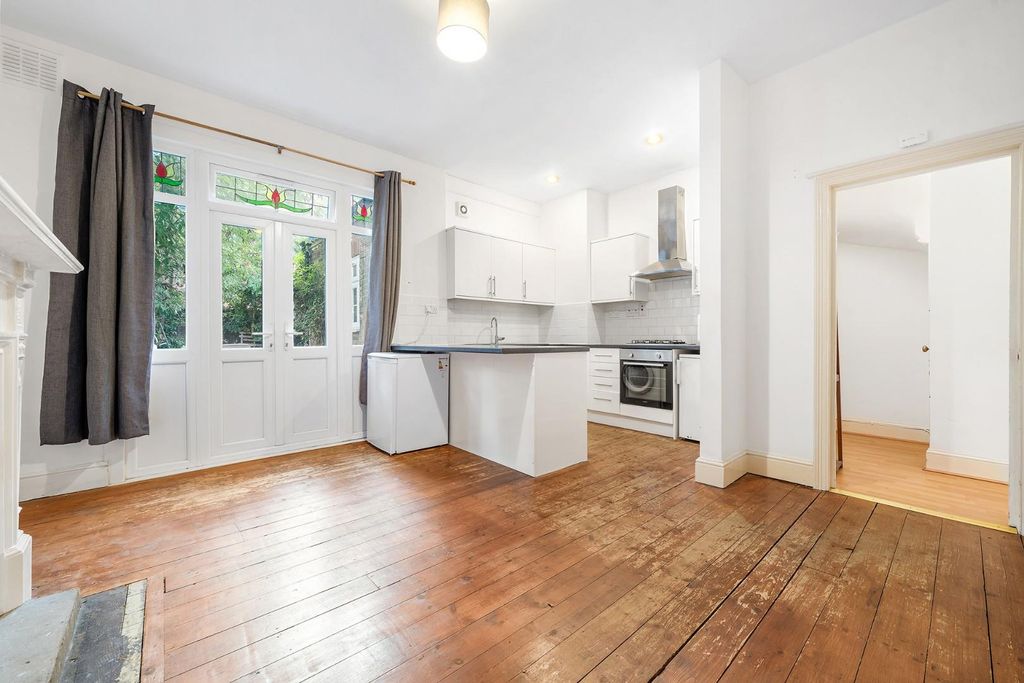 Property photo 1 of 11 Kitchen (2).Jpg