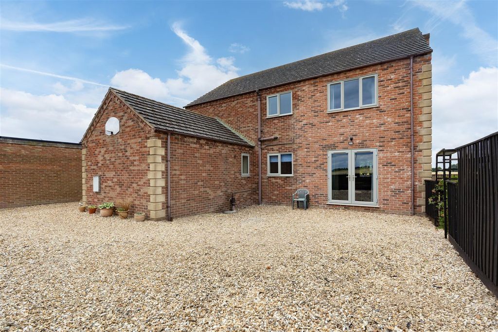 Property photo 2 of 38 Dsc00393.Jpg