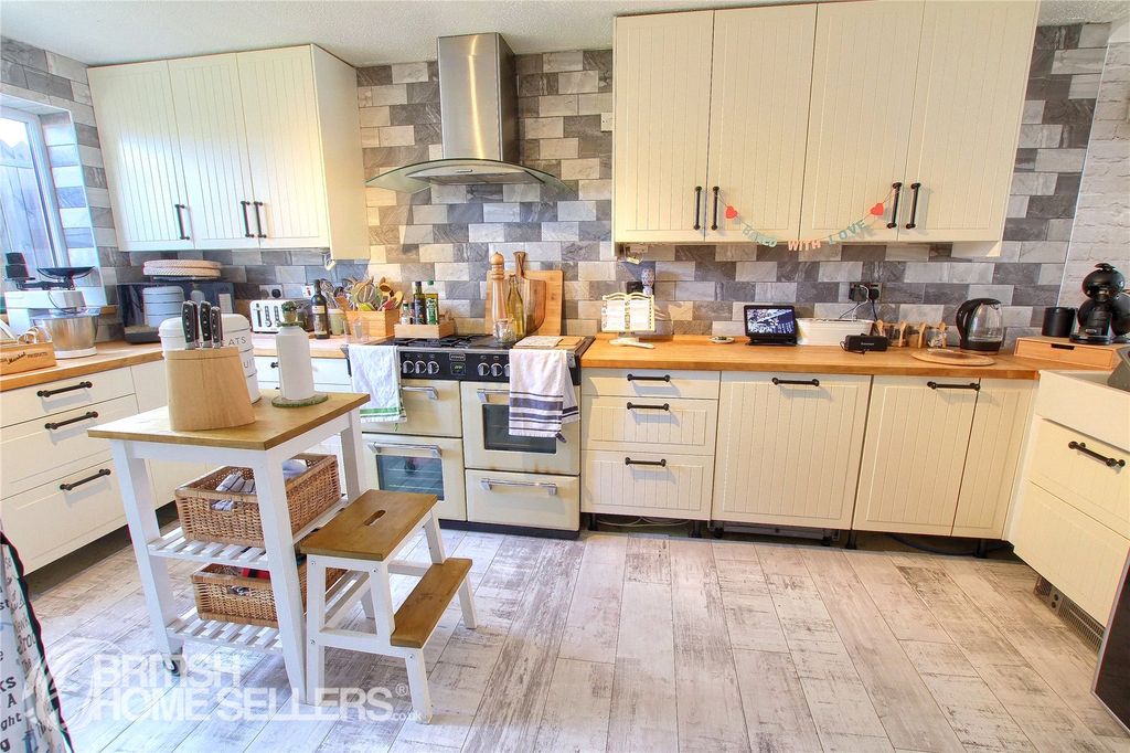 Property photo 2 of 16 2