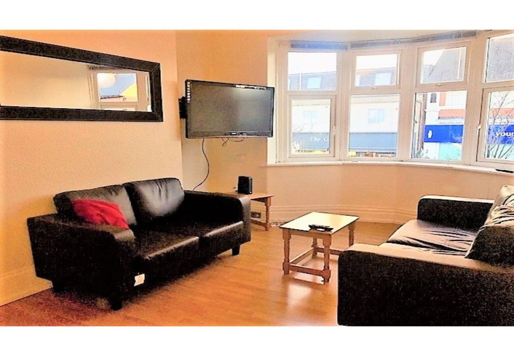 Property photo 1 of 20 1 Lounge