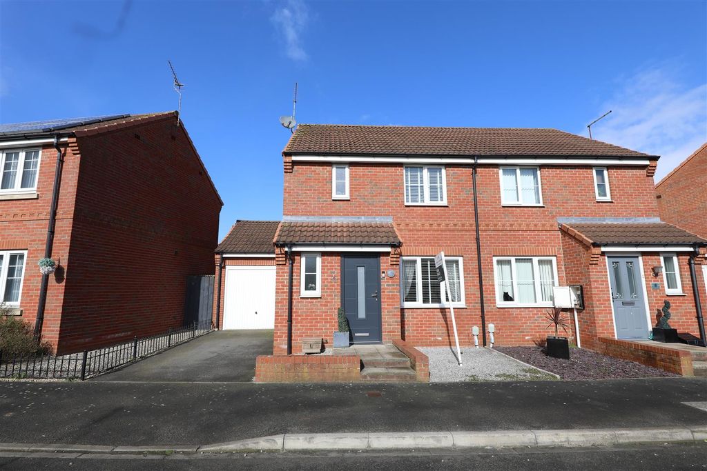 Property photo 1 of 19 Front