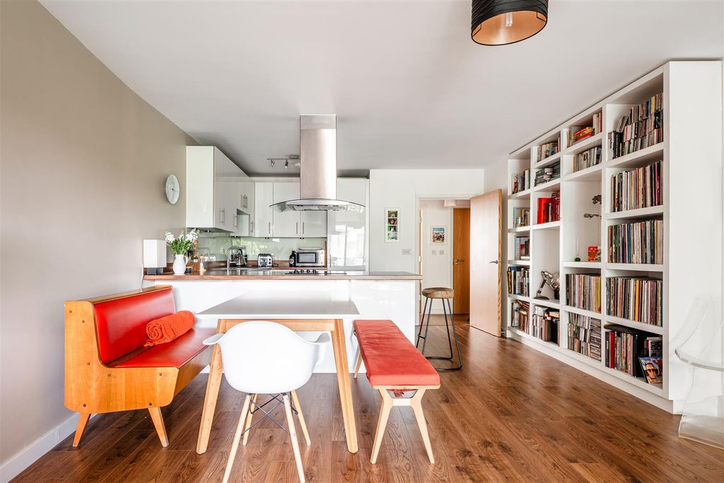 Property photo 2 of 13 The Spectrum Bldgs 29 - 5