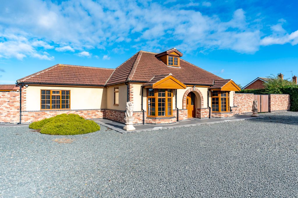 Property photo 1 of 27