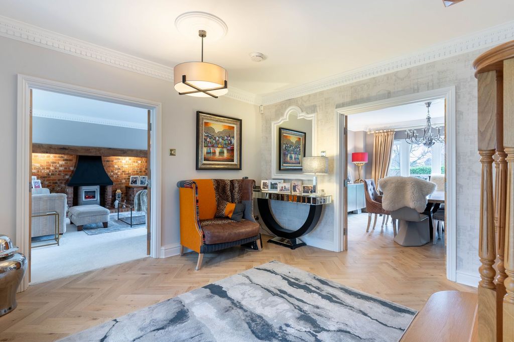 Property photo 3 of 33