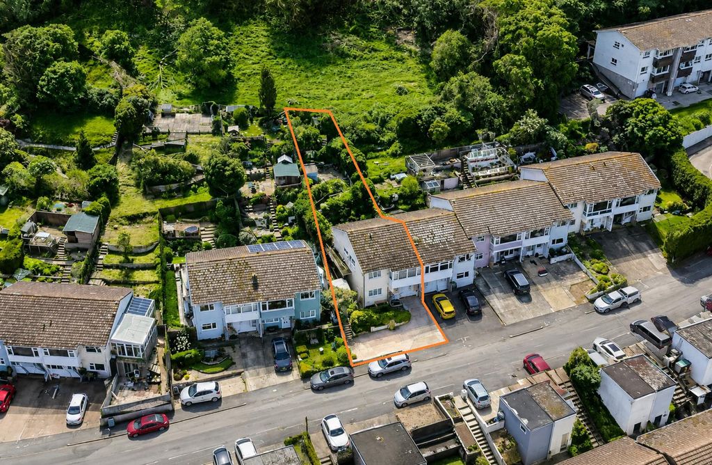 Property photo 3 of 21 Overhead.Png