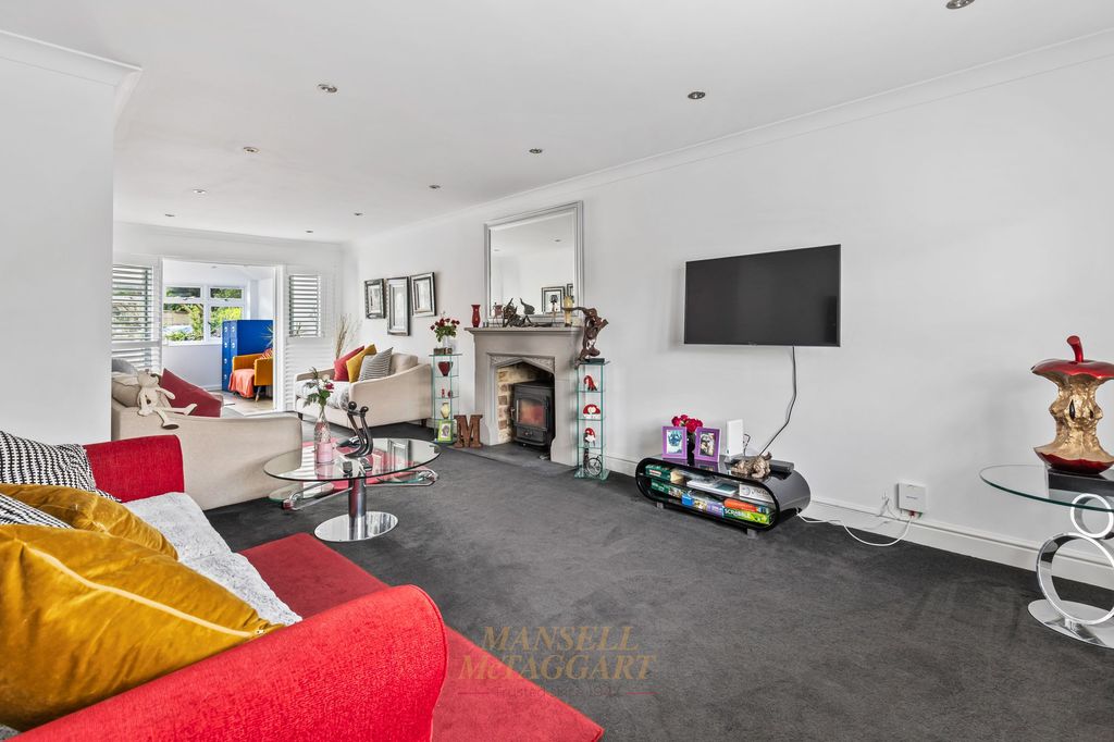 Property photo 3 of 45