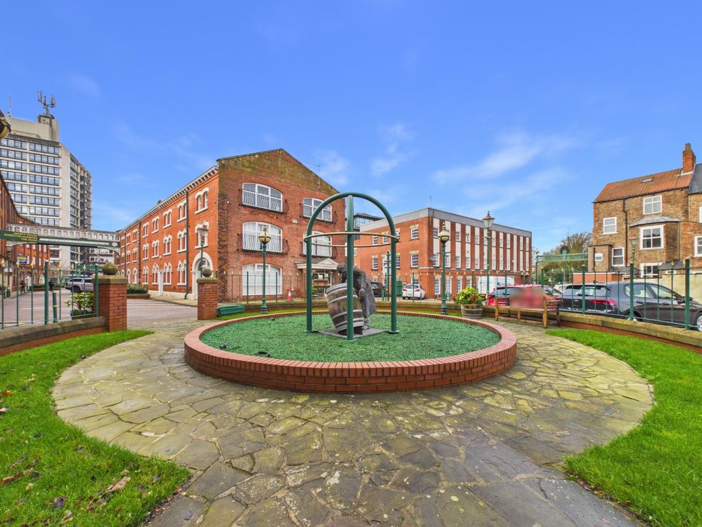 Property photo 1 of 12 4141213