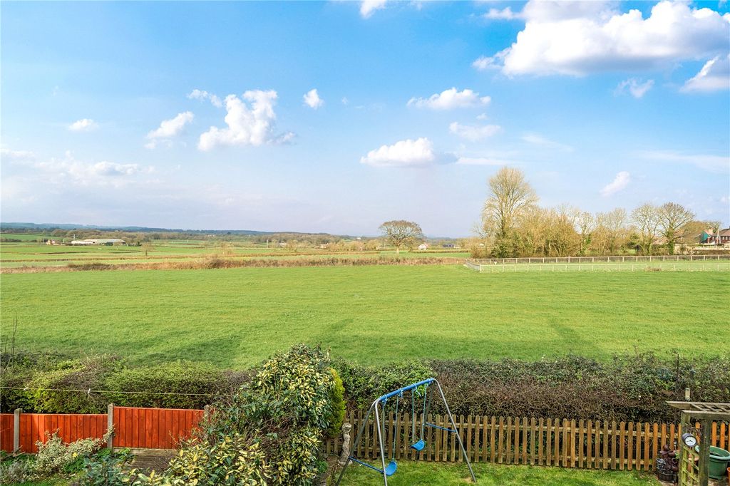 Property photo 3 of 14 Picture No. 10