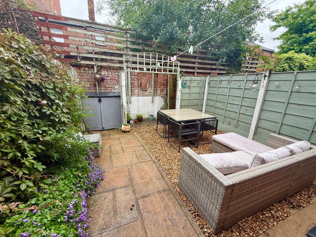 Property photo 2 of 11