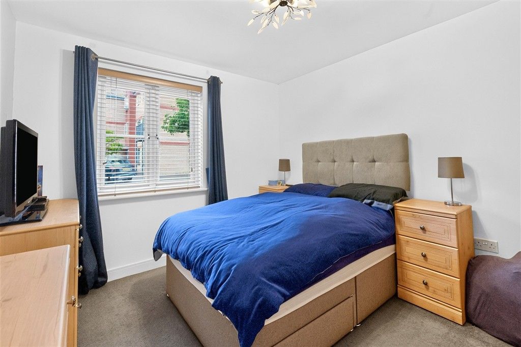 Property photo 3 of 9 Bedroom