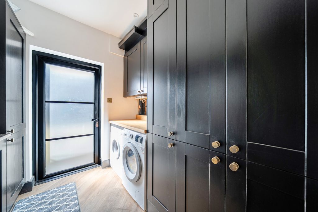 Property photo 3 of 35 1508037-8-6A8Db26...