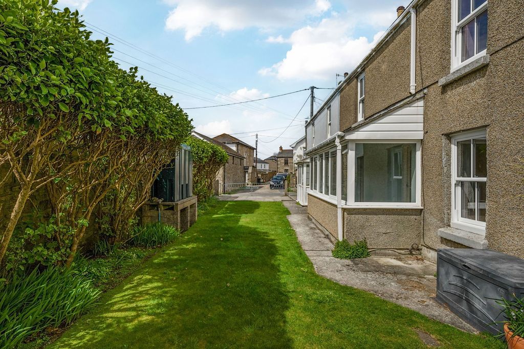 Property photo 2 of 19