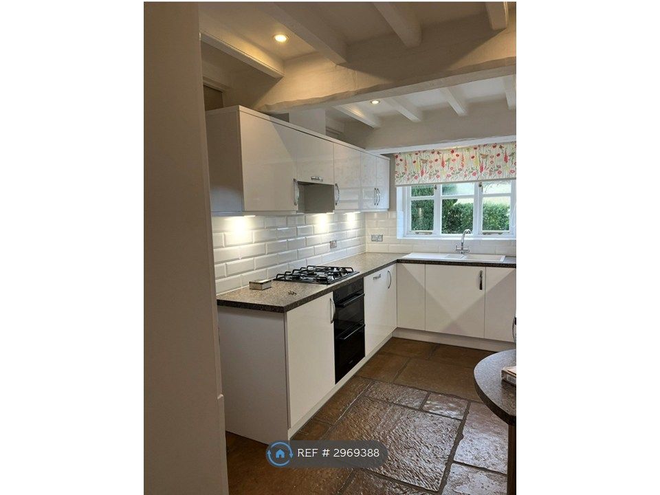Property photo 2 of 8 Kitchen