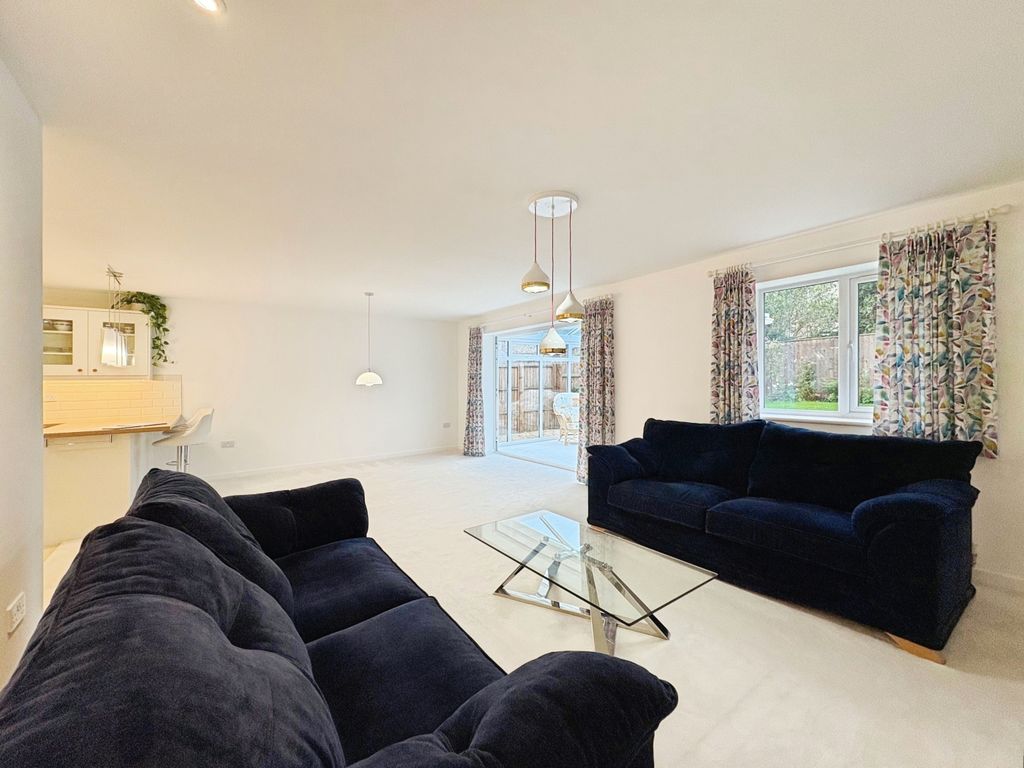 Property photo 3 of 39 65168Ba9-48