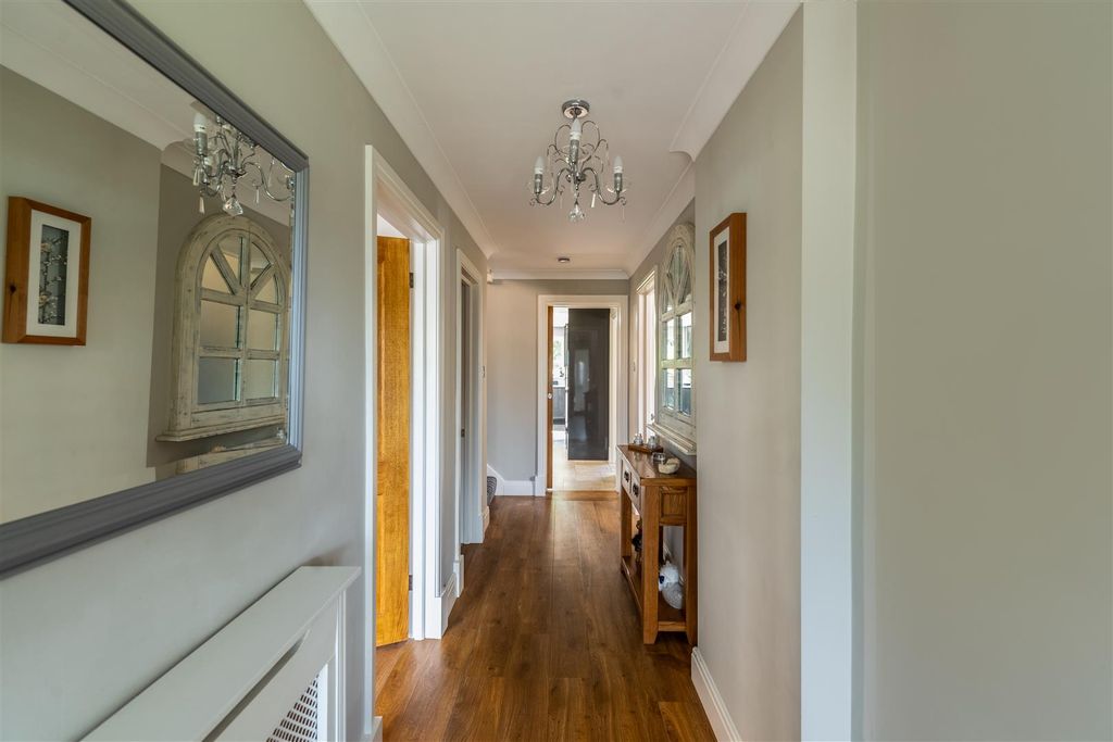 Property photo 2 of 25 27 Park Road Internals-9.Jpg