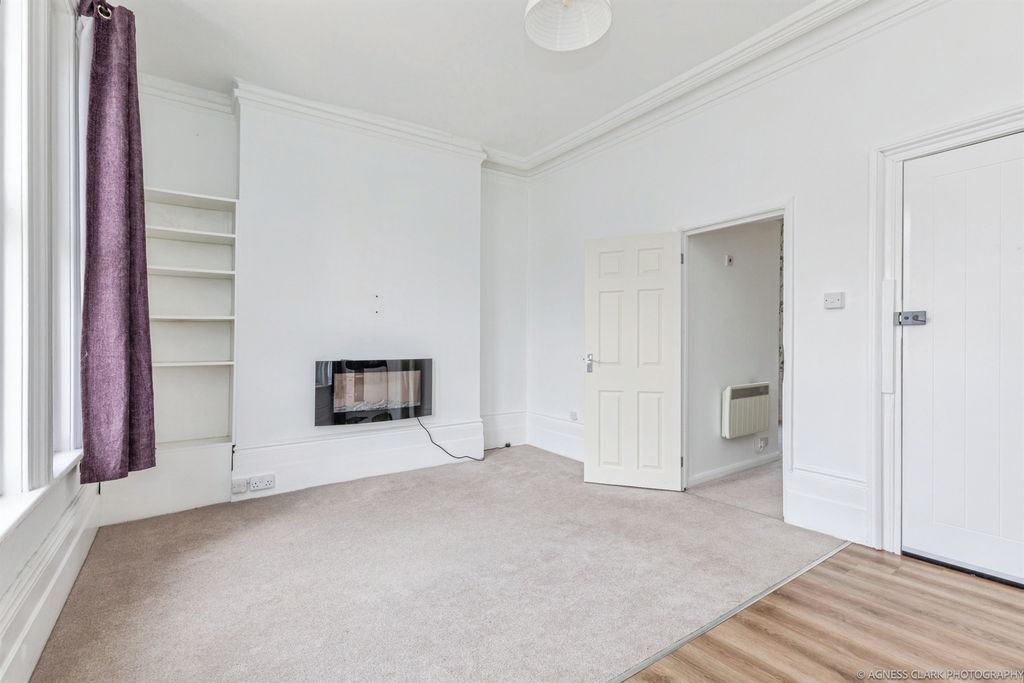 Property photo 3 of 7 Living Room