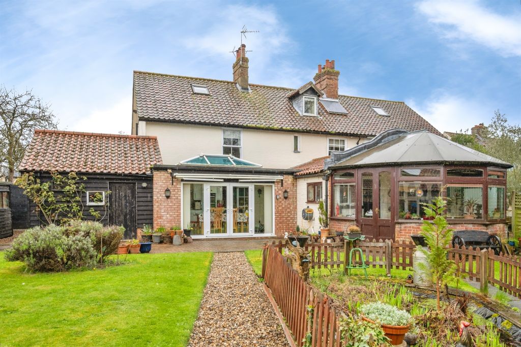 Property photo 2 of 23