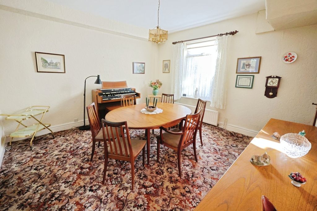 Property photo 3 of 11 Pbox-Img.Jpg