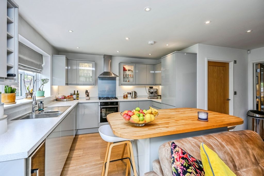 Property photo 2 of 24 Photo