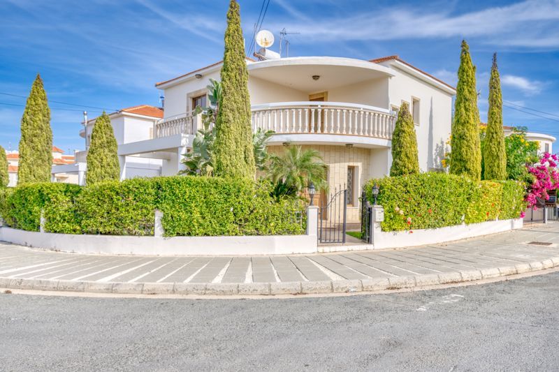 Property photo 1 of 28 Property Front