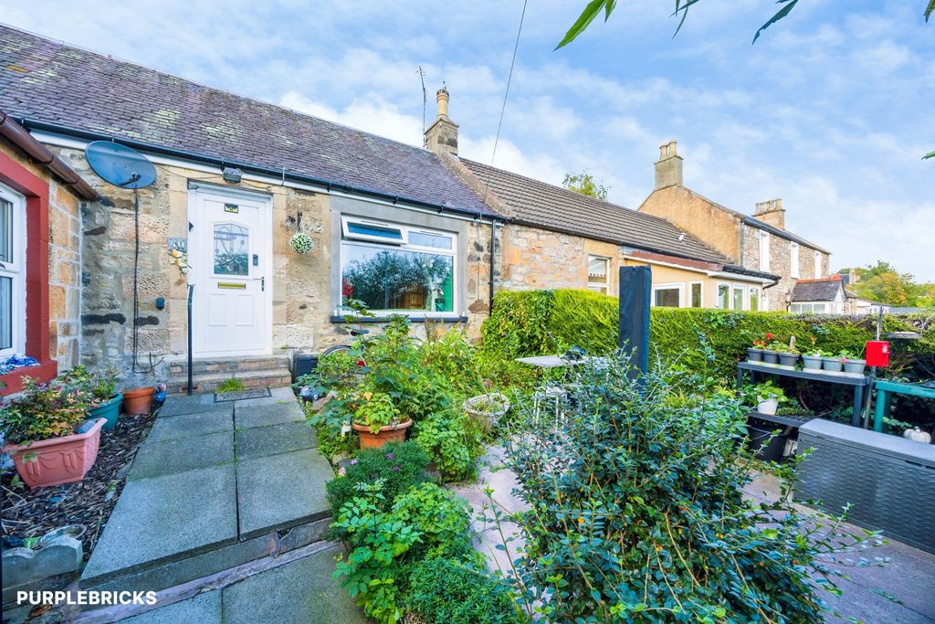 Property photo 2 of 33