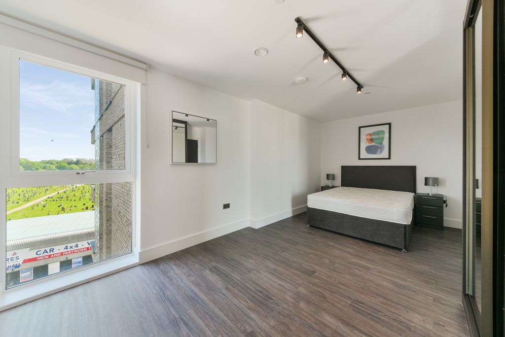 Property photo 2 of 11