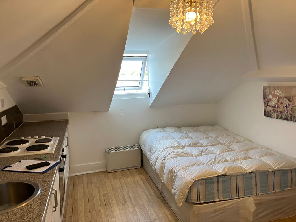 Property photo 1 of 3