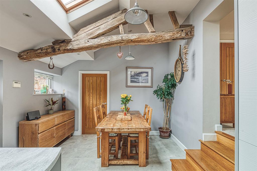 Property photo 2 of 47