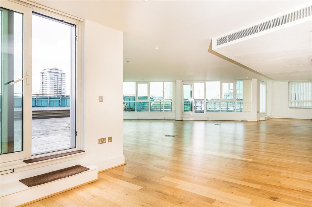 Property photo 1 of 12 Reception Room