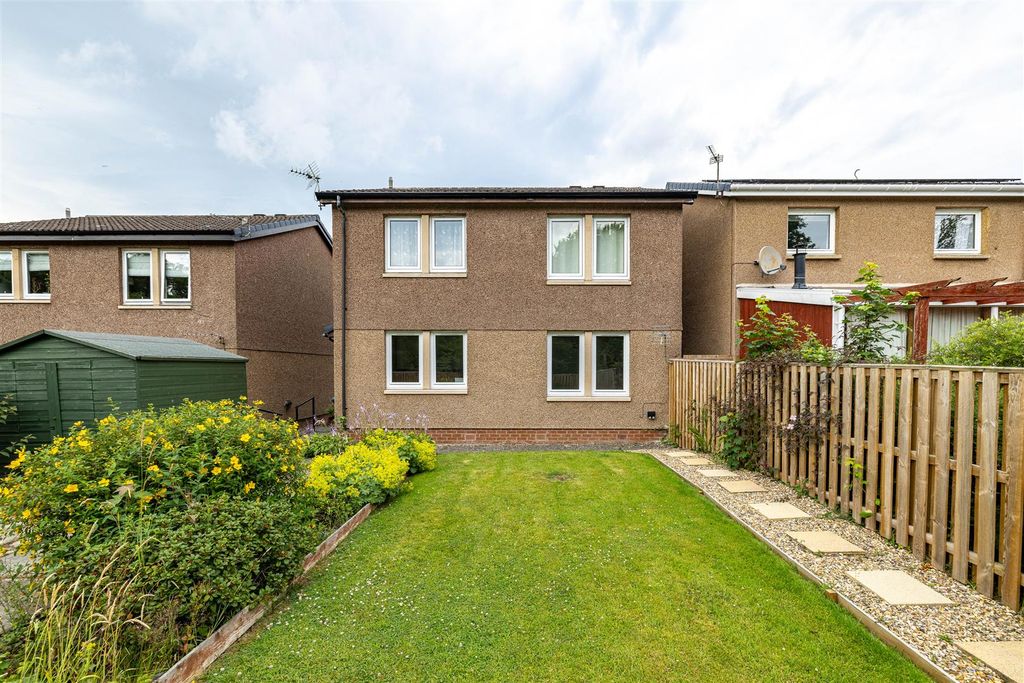 Property photo 2 of 15 16 Quarrydene Melrose 030.Jpg